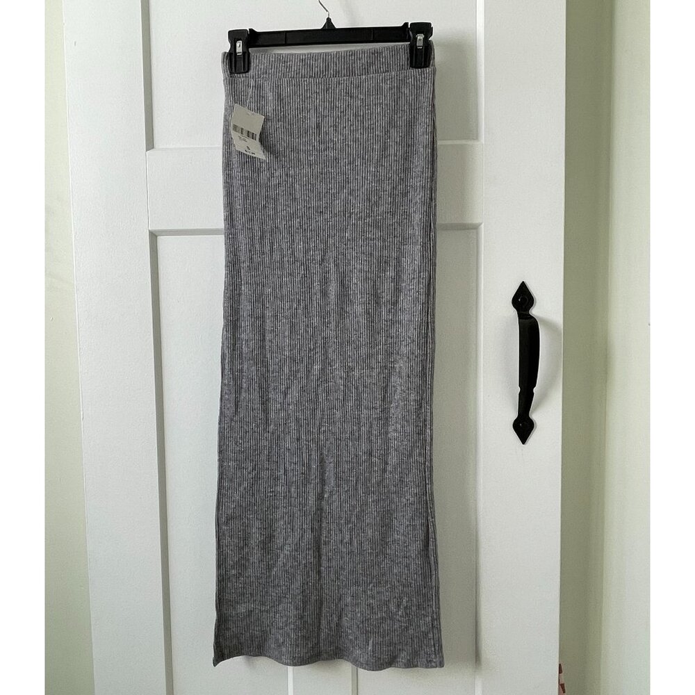 NWT Ribbed Midi Skirt